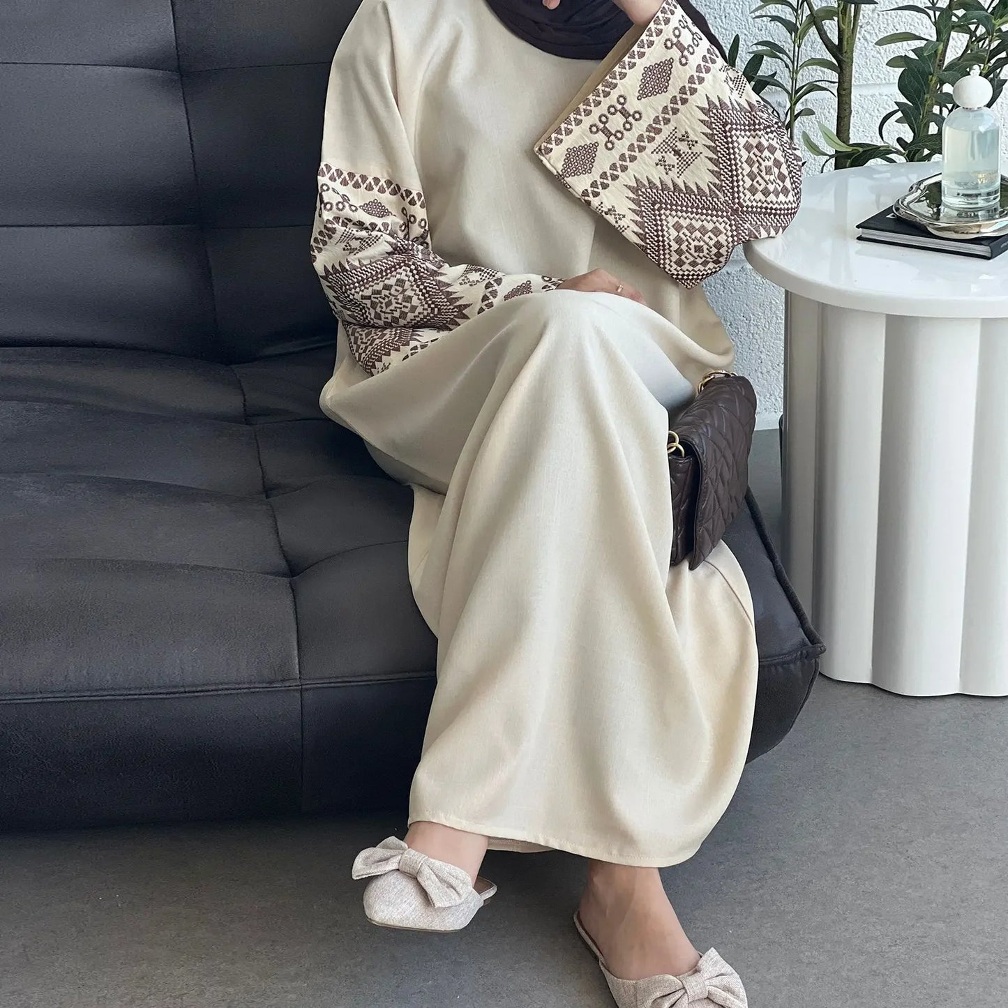 Embroidery Cuff Closed Abaya Dress Muslim Abayas for Women Dubai Luxury Turkey African Dresses Islmaic Clothes Hijab Robe Kaftan